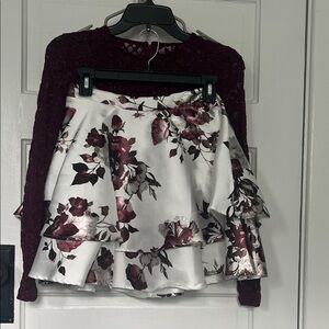 Chic Floral Mini Skirt in White and Burgundy